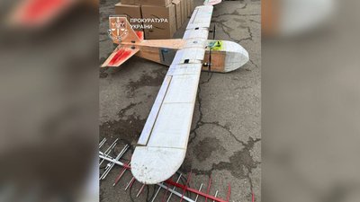 Саморобний безпілотник, який вилучили поблизу села Опришени Чернівецької області Саморобний безпілотник, який вилучили поблизу села Опришени Чернівецької області