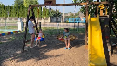 У пам'ять про загиблого сина Тетяна Тарасенко облаштувала ігровий простір у шелтері на Рівненщині У пам'ять про загиблого сина Тетяна Тарасенко облаштувала ігровий простір у шелтері на Рівненщині