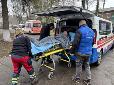 З Кролевецького будинку-інтернату евакуювали 18 підопічних З Кролевецького будинку-інтернату евакуювали 18 підопічних