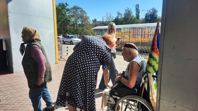Збирає гроші на ЗСУ: у Кропивницький вчетверте приїхав херсонський волонтер дядя Гриша Збирає гроші на ЗСУ: у Кропивницький вчетверте приїхав херсонський волонтер дядя Гриша