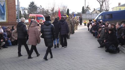 "Скільки його знала – стільки він танцював": у Хмельницькому попрощалися з Костянтином Дерусом "Скільки його знала – стільки він танцював": у Хмельницькому попрощалися з Костянтином Дерусом