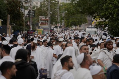 Молилися і їли: як минає перший день юдейського Нового року Рош га-Шана