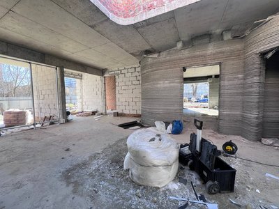 Будівництво школи, зведеної за допомогою 3D-принтера, березень 2025