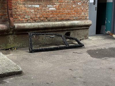 У Сумах вдень 31 серпня дрон влучив у балкон дев'ятиповерхівки, четверо людей травмовано
