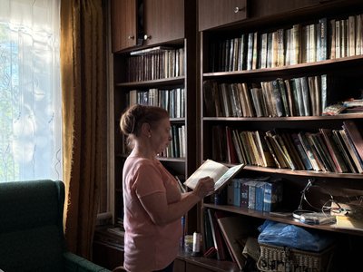 Майстриня із Кролевеччини більше 20 років вишиває картини Майстриня із Кролевеччини більше 20 років вишиває картини