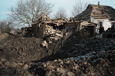 "Як бахнуло, я отак і впала": в селі на Лебединщині Сумської області впала російська ракета "Як бахнуло, я отак і впала": в селі на Лебединщині Сумської області впала російська ракета