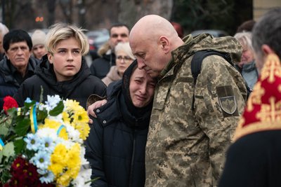 В Ужгороді попрощалися із полеглим захисником Сергієм Подвичем В Ужгороді попрощалися із полеглим захисником Сергієм Подвичем