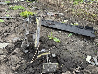 “Почув, як “Шахед” почав падати, накрився покривалом”: російський безпілотник влучив по Косівщині “Почув, як “Шахед” почав падати, накрився покривалом”: російський безпілотник влучив по Косівщині