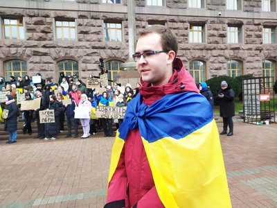 "Бруківка не стріляє!": у центрі Києва влаштували мітинг на підтримку армії