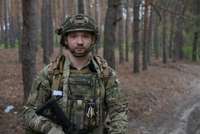 Як бійці бригади НГУ "Хартія" відточують алгоритм надання першої допомоги під час штурму Як бійці бригади НГУ "Хартія" відточують алгоритм надання першої допомоги під час штурму