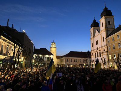 "Фіцо в Росію" — У Словаччині десятки тисяч людей вийшли на протест "Фіцо в Росію" — У Словаччині десятки тисяч людей вийшли на протест