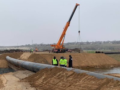 700 тисяч людей будуть з питною водою. На Криворіжжі завершують будівництво трубопроводу для скиду шахтних вод 700 тисяч людей будуть з питною водою. На Криворіжжі завершують будівництво трубопроводу для скиду шахтних вод