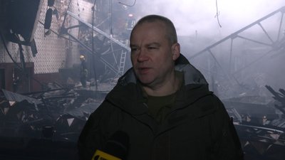 Бід будинку культури лишились стіни, сторож встиг спустися до укриття: очевидці про атаку БпЛА на Новгород-Сіверський Бід будинку культури лишились стіни, сторож встиг спустися до укриття: очевидці про атаку БпЛА на Новгород-Сіверський