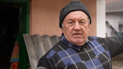 У місцевого жителя Анатолія через атаку пошкоджений його приватний будинок У місцевого жителя Анатолія через атаку пошкоджений його приватний будинок