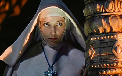 Монашки як найбільше зло: усе про фільм "Проклята діва" та nunsplotation films Монашки як найбільше зло: усе про фільм "Проклята діва" та nunsplotation films
