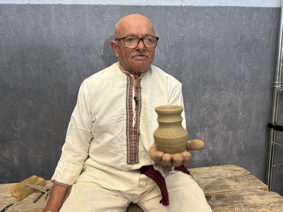 "Як мені погано на душі, я йду в майстерню", — 66-річний гончар із Волині про справу свого життя "Як мені погано на душі, я йду в майстерню", — 66-річний гончар із Волині про справу свого життя