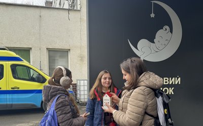 Ужгородські пластуни передали Вифлеємський вогонь миру у близько 20 закладів Ужгородські пластуни передали Вифлеємський вогонь миру у близько 20 закладів