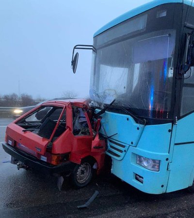 П'ятеро людей травмувалися в аварії на Миколаївщині П'ятеро людей травмувалися в аварії на Миколаївщині