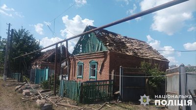 Дрони, КАБи, артилерія: наслідки обстрілів армії РФ на Донеччині Дрони, КАБи, артилерія: наслідки обстрілів армії РФ на Донеччині