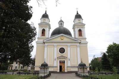 Свято-Духівський собор у Чернівцях Свято-Духівський собор у Чернівцях