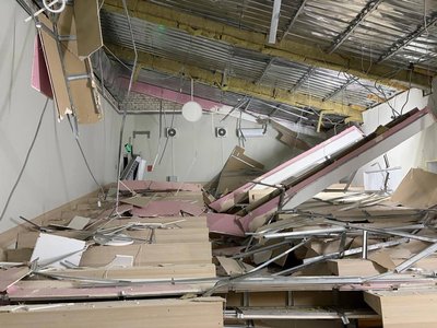 У Харківському медуніверситету показали наслідки влучання дрона 4 квітня (фото) У Харківському медуніверситету показали наслідки влучання дрона 4 квітня (фото)