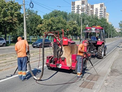 Ямковий ремонт доріг у Києві: у "Київавтодорі" відзвітували про хід робіт Ямковий ремонт доріг у Києві: у "Київавтодорі" відзвітували про хід робіт