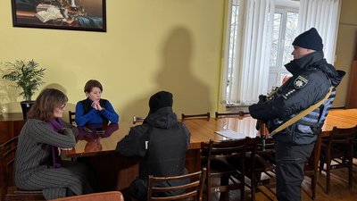 Заміна замків та зниклі печатки: у Кропивницькому підприємець-волонтер збирається судитись з орендодавцем Заміна замків та зниклі печатки: у Кропивницькому підприємець-волонтер збирається судитись з орендодавцем