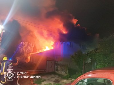 Чоловік отримав опіки дихальних шляхів внаслідок пожежі у Рівному — ДСНС Чоловік отримав опіки дихальних шляхів внаслідок пожежі у Рівному — ДСНС