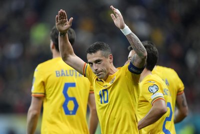 Капітаном збірної Румунії є Ніколае Станчу, в доробку якого 70 матчів за команду