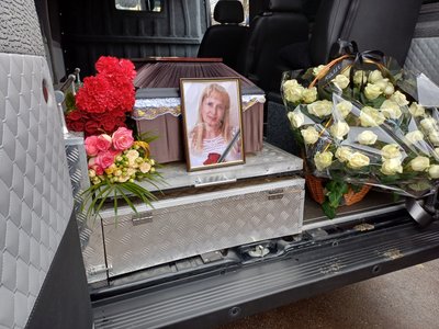 "Її мрії не здійснилися": у Полтаві попрощалися із загиблою від російської ракети Іриною Ратушняк "Її мрії не здійснилися": у Полтаві попрощалися із загиблою від російської ракети Іриною Ратушняк