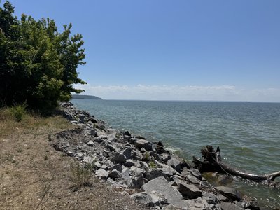 "До найближчої хати 30 метрів": на Полтавщині водосховище руйнує берег "До найближчої хати 30 метрів": на Полтавщині водосховище руйнує берег