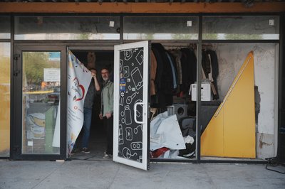 У Слобідському районі Харкова прибирають наслідки нічних влучань, 25 квітня 2025 року У Слобідському районі Харкова прибирають наслідки нічних влучань, 25 квітня 2025 року
