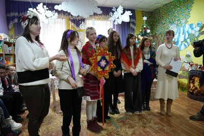Янголята з вати та кутя під обстрілами: як Херсон відзначає різдвяно-новорічні свята