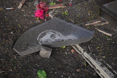 Через авіаудар у Хотінській громаді загинула жінка