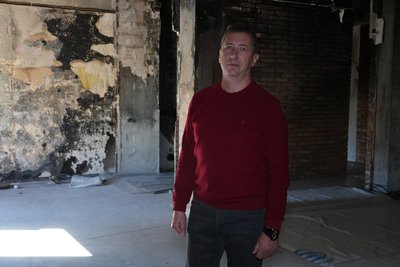Пів року без вікон і ремонту. Жителі багатоповерхівки Дніпра, пошкодженої через атаку РФ, розповіли про стан осель Пів року без вікон і ремонту. Жителі багатоповерхівки Дніпра, пошкодженої через атаку РФ, розповіли про стан осель