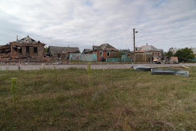 Розбили будинки та автівку газовиків: армія РФ обстріляла Стецьківку на Сумщині Розбили будинки та автівку газовиків: армія РФ обстріляла Стецьківку на Сумщині