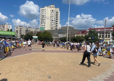 "Я відчула, що щось не так": акція на підтримку полонених і безвісти зниклих відбулась у Хмельницькому "Я відчула, що щось не так": акція на підтримку полонених і безвісти зниклих відбулась у Хмельницькому