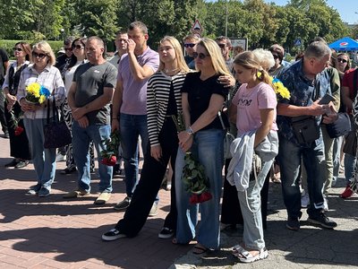У Кременчуці відкрили меморіальну дошку військовому Михайлу Кравченкові