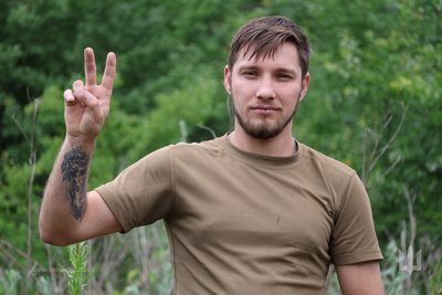 "Я бачив війну зблизька": розповідь волинянина, який воює з перших днів вторгнення "Я бачив війну зблизька": розповідь волинянина, який воює з перших днів вторгнення