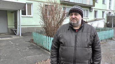 "Мене доганяє куля": подробиці конфлікту з керівником психдиспансеру за дерево горіха у Полтаві "Мене доганяє куля": подробиці конфлікту з керівником психдиспансеру за дерево горіха у Полтаві
