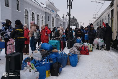До Мукачева прибув евакуаційний потяг із Запорізької області До Мукачева прибув евакуаційний потяг із Запорізької області