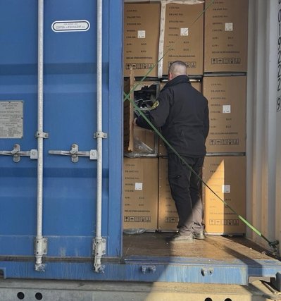 У рівненського підприємця на "Ягодині" конфіскували мотоцикли майже на 2 мільйони гривень У рівненського підприємця на "Ягодині" конфіскували мотоцикли майже на 2 мільйони гривень