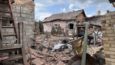 Наслідки обстрілу, Олексієво-Дружківка, Донецька область, 19 травня 2025 рік Наслідки обстрілу, Олексієво-Дружківка, Донецька область, 19 травня 2025 рік