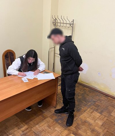 Організатору шахрайського кол-центру у в'язниці Житомирщини повідомили про підозру