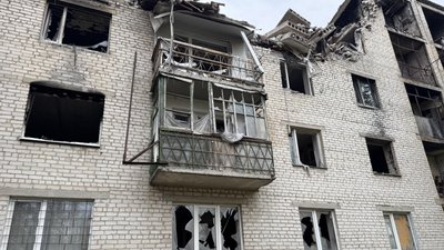 Зруйнований обстрілами будинок Святогірськ Донецька область 8 жовтня 2025 рік Зруйнований обстрілами будинок Святогірськ Донецька область 8 жовтня 2025 рік