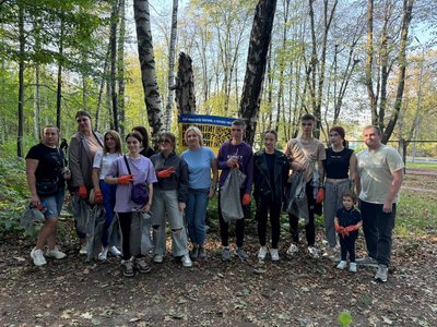 У Вінниці до Всесвітнього дня прибирання збирали сміття в ботанічному саду У Вінниці до Всесвітнього дня прибирання збирали сміття в ботанічному саду