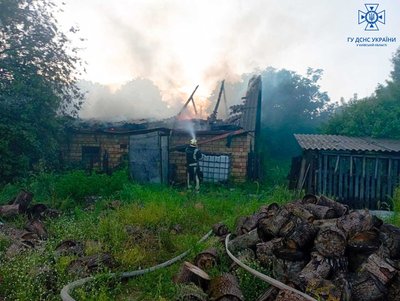 На Київщині блискавка влучила у житловий сектор На Київщині блискавка влучила у житловий сектор