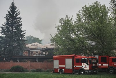 Готельний комплекс у Харкові горів після влучання ударних безпілотників Готельний комплекс у Харкові горів після влучання ударних безпілотників