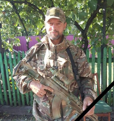 У Рівному попрощалися із трьома захисниками, які загинули на Донеччині У Рівному попрощалися із трьома захисниками, які загинули на Донеччині