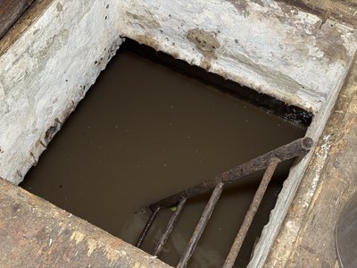 "По коліна води": у Полтаві через дощ і танення снігу затопило приватні будинки, подвір’я та городи "По коліна води": у Полтаві через дощ і танення снігу затопило приватні будинки, подвір’я та городи